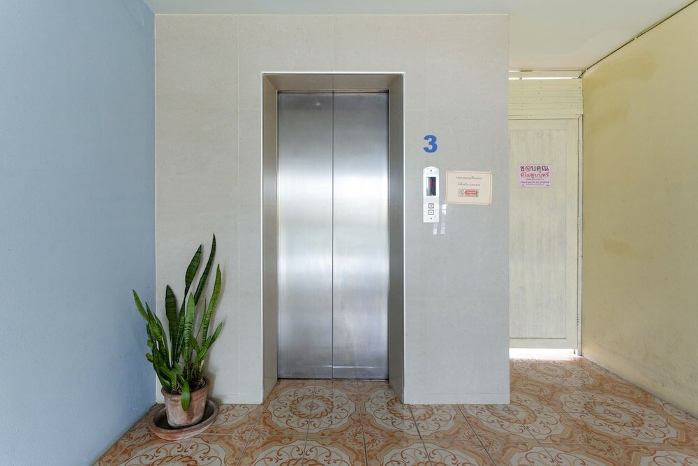 Фото Oyo 75356 Thipsiri Lodge