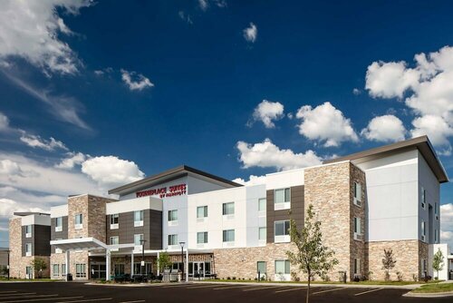 Гостиница TownePlace Suites by Marriott Milwaukee West Bend