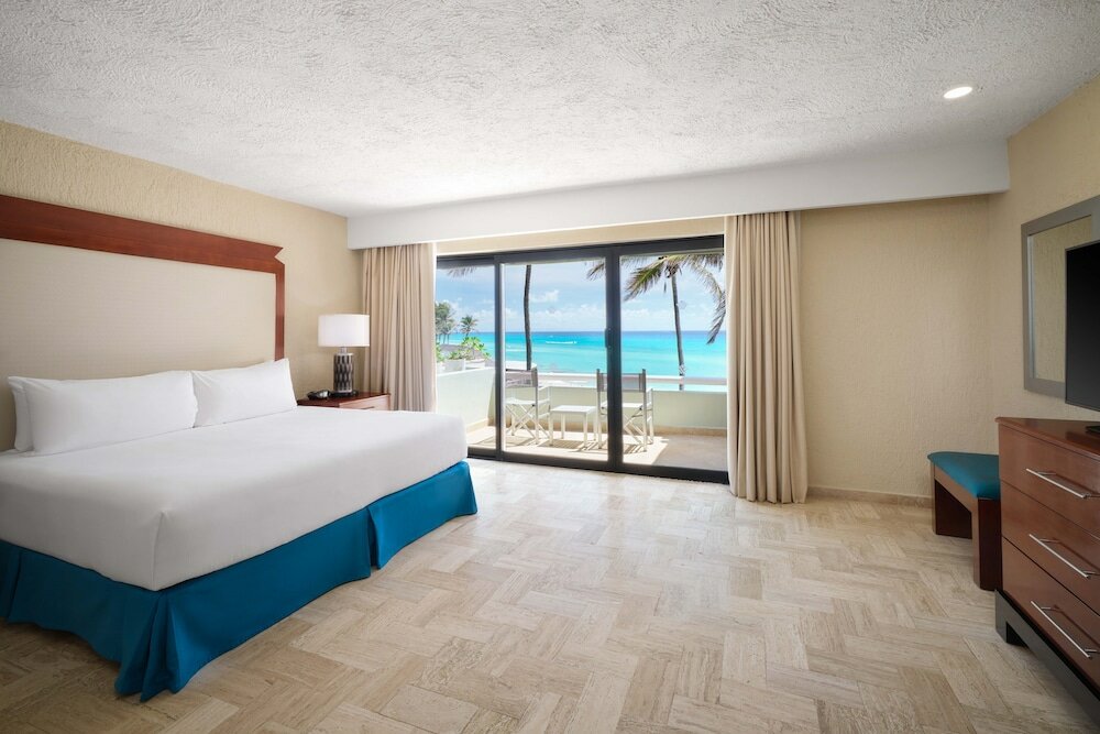 Фото Family 3 Bedroom Ocean Villa by Wyndham Grand Cancun