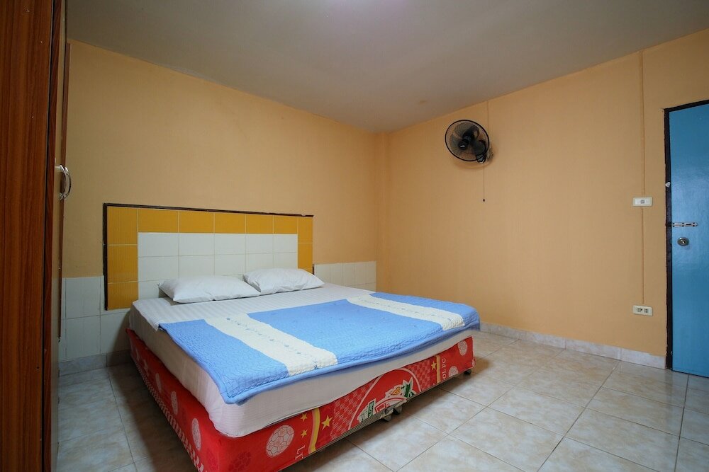 Фото Oyo 1004 Naklua Mansion