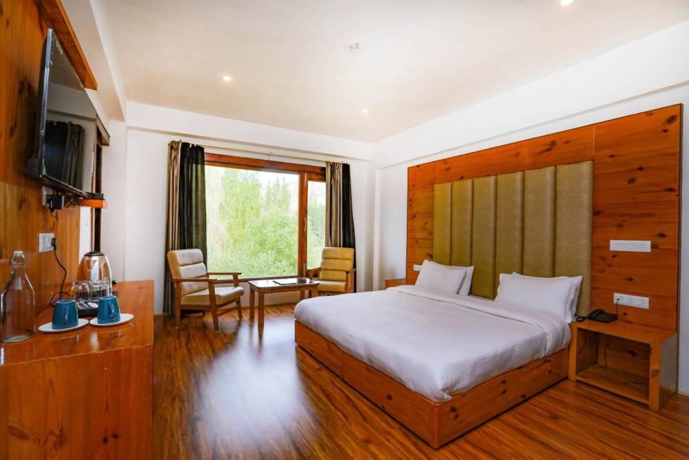 Фото Tih Hotel Sky Desert