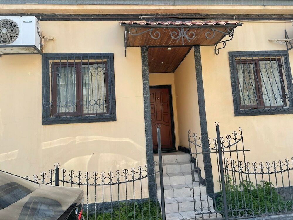 Фото Azneft Garden Apartment