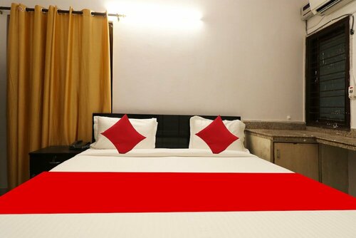 Oyo 44229 Diamond Suite