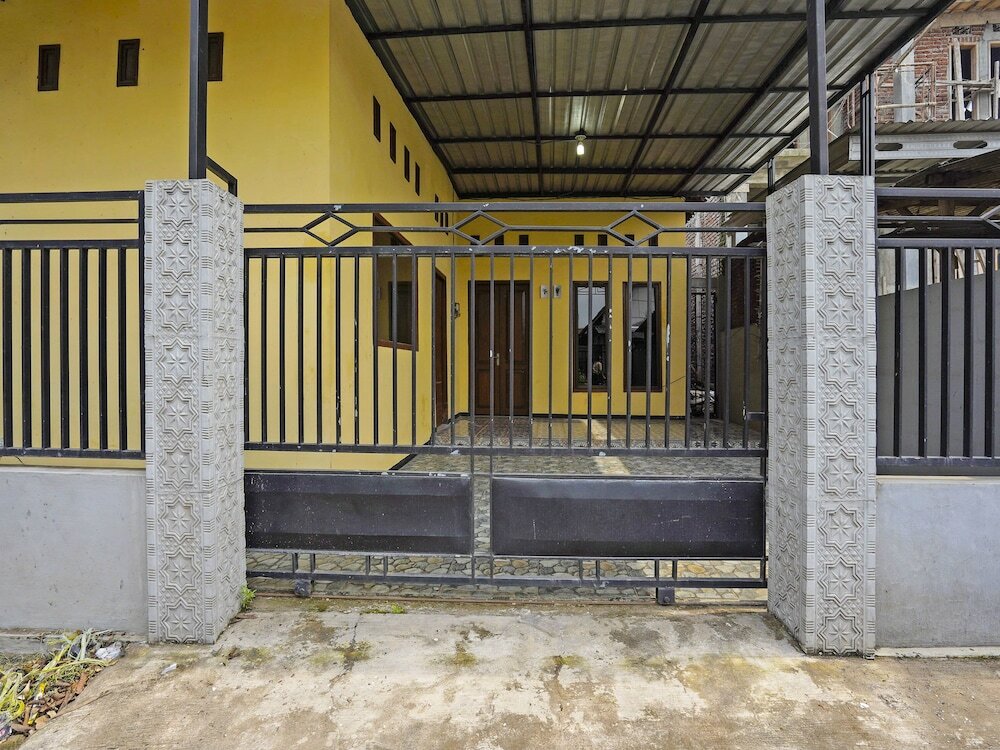Фото Spot On 91869 Insan Mulia Kost Syariah