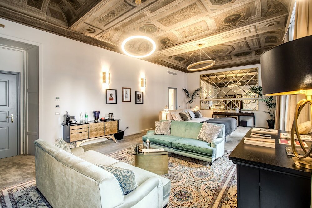 Фото Martius Private Suites Hotel