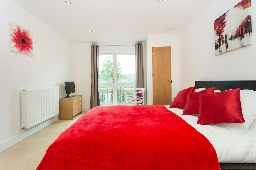 Фото Altido Lovely 1-bed Flat Near 02 Arena