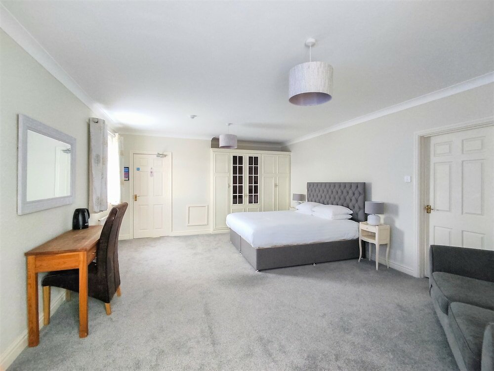 Фото Woodcote Hotel