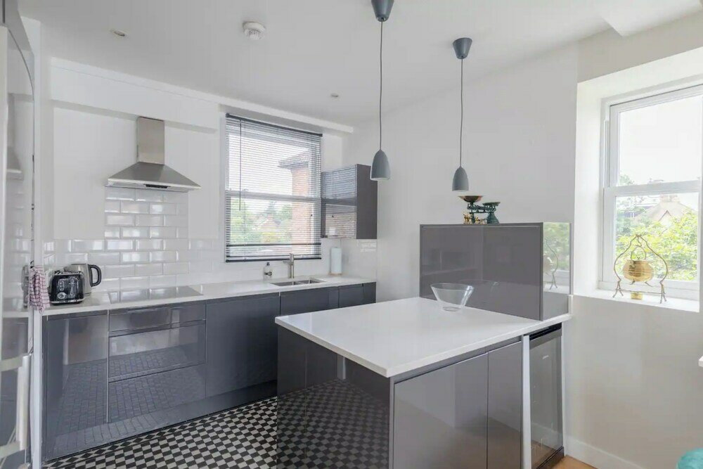 Фото Chic & Contemporary 3bd Flat - Barnes!