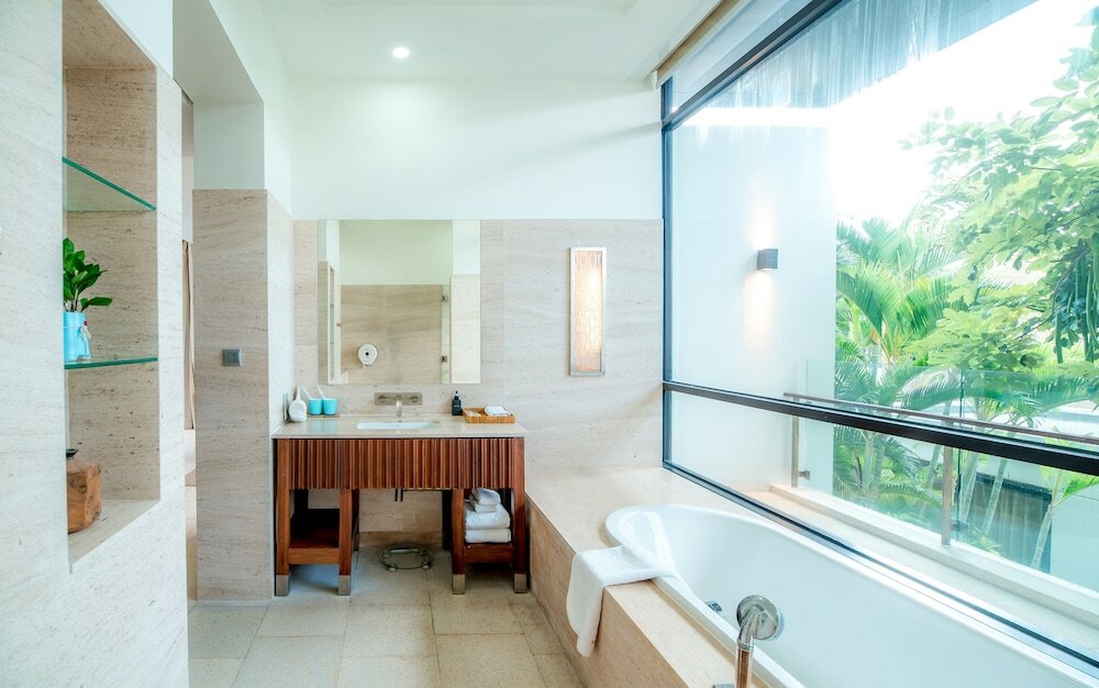 Фото Beachfront Villa Danang Beach