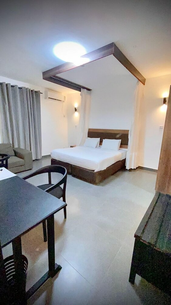 Фото Armaan Suites and Restaurant