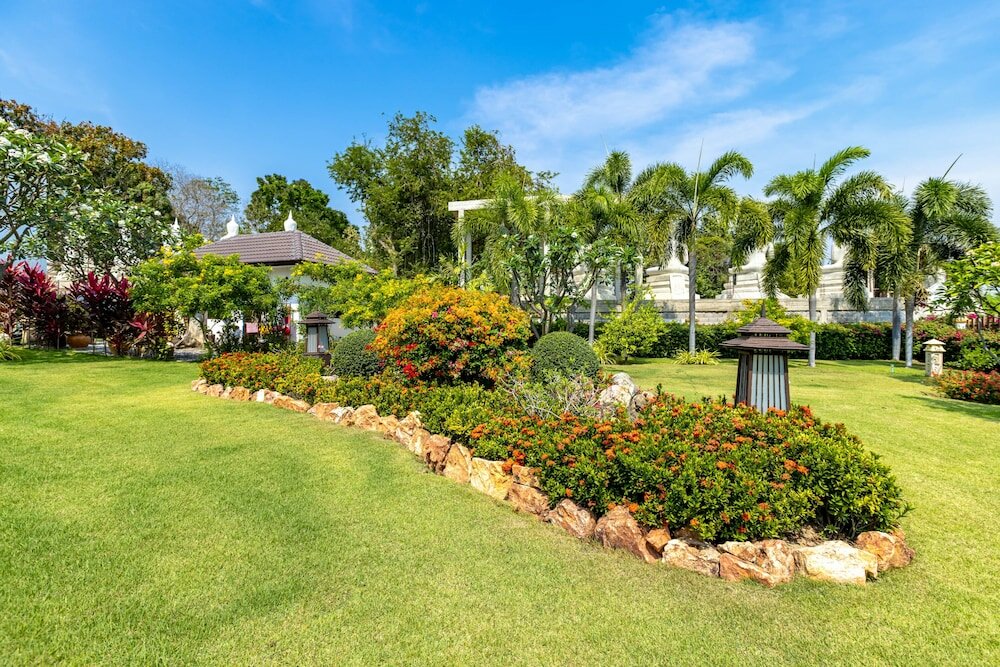 Фото Bali Style Mansion In Great Location Hg