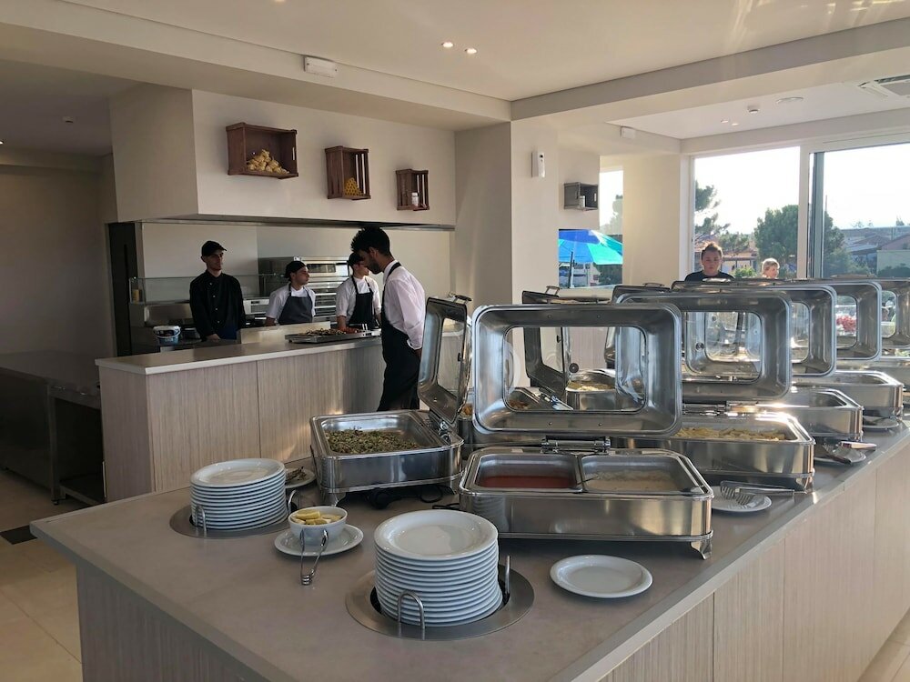 Фото Golden Coast Resort