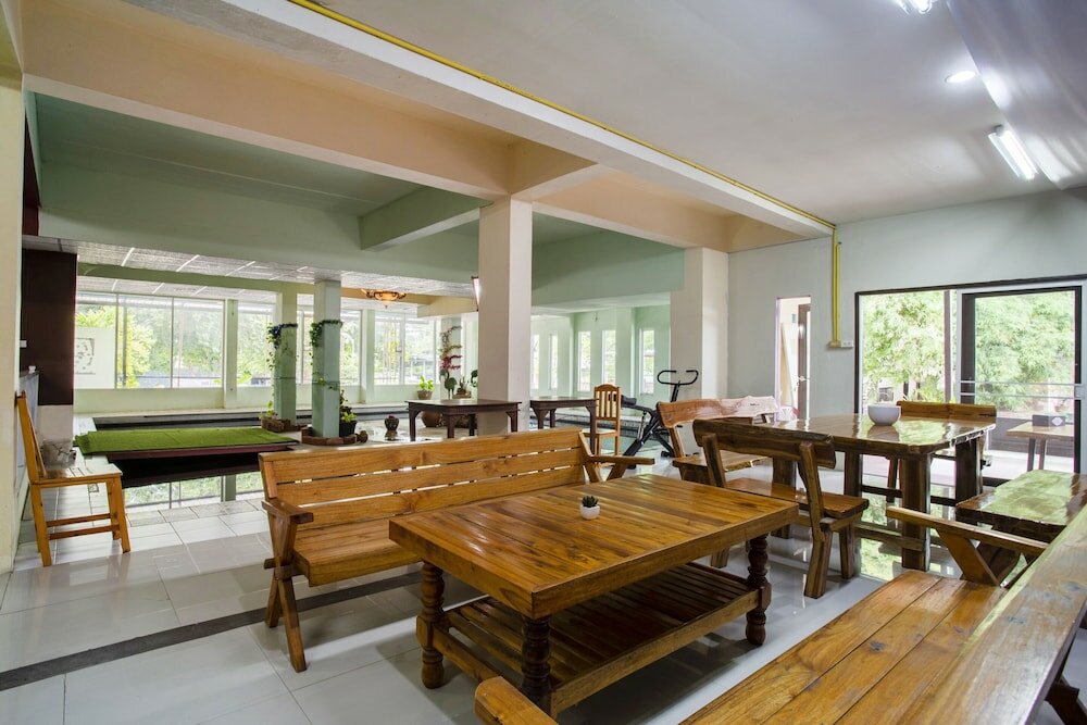 Фото Oyo 75356 Thipsiri Lodge