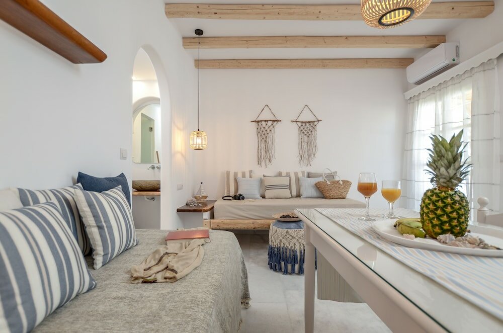 Фото Birikos Studios & Apartments