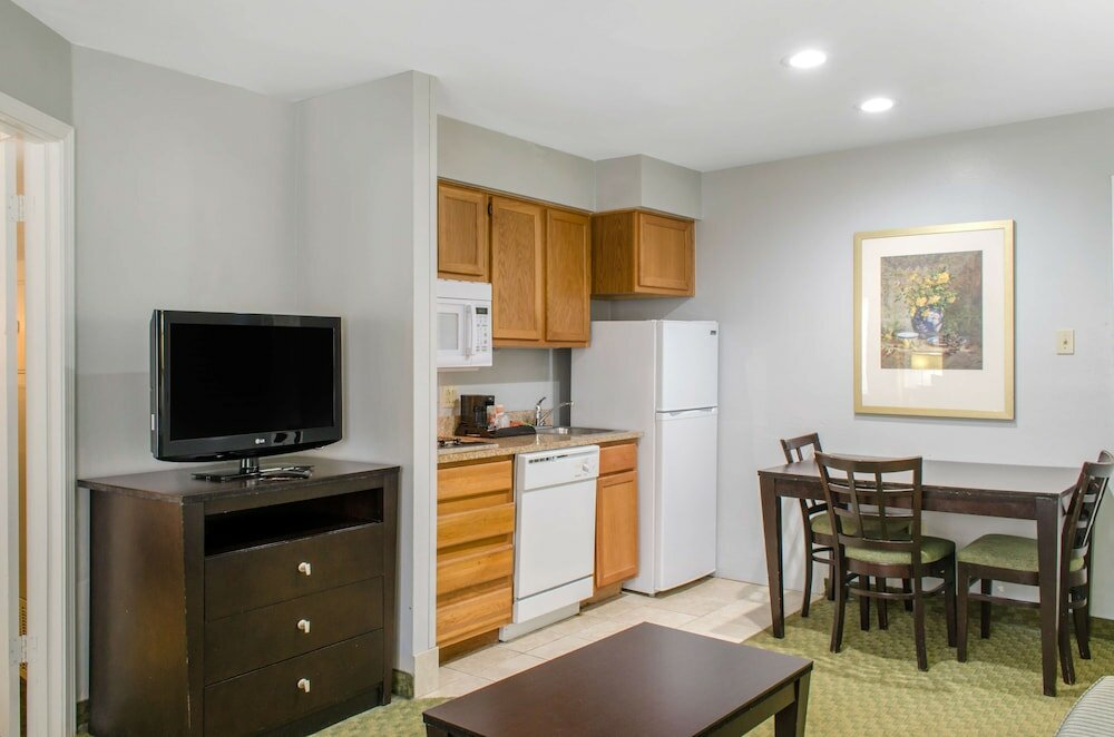 Фото Ramada by Wyndham Shreveport Airport