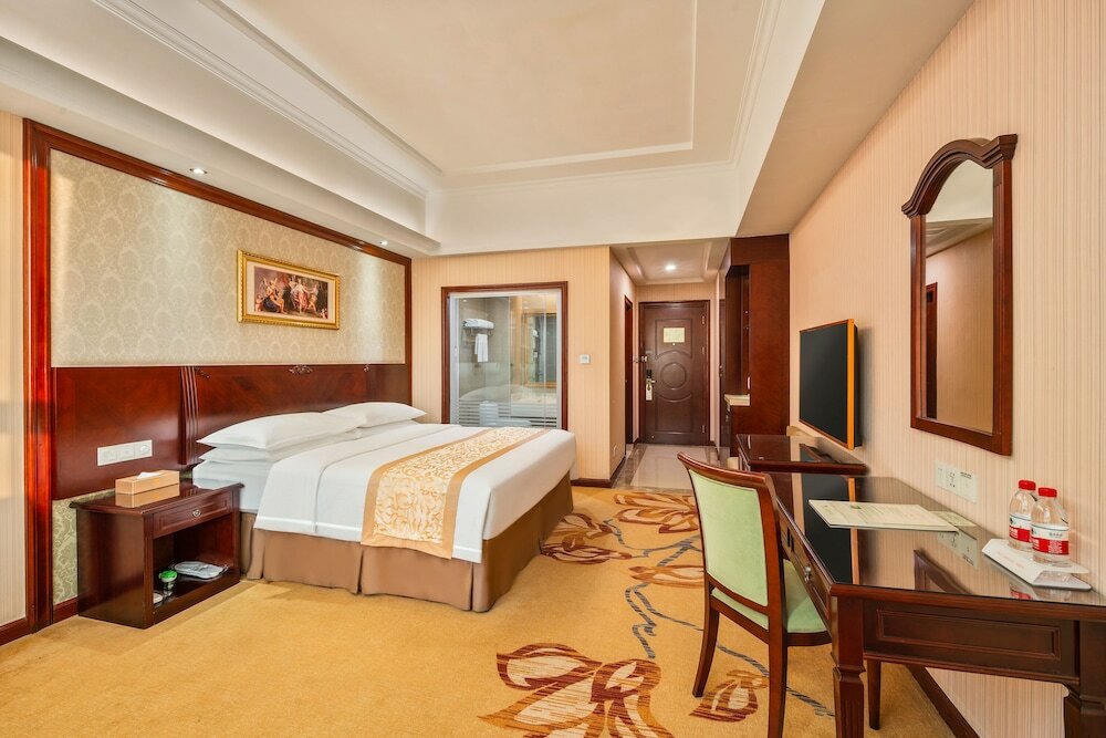 Фото Vienna Hotel Shenzhen International Exhibition Center Fuhai Qiaotou