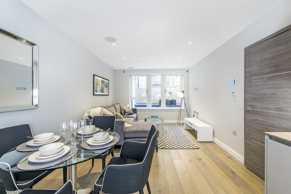 Фото Lux St James Apartment Central London with Wifi - by City Stay London