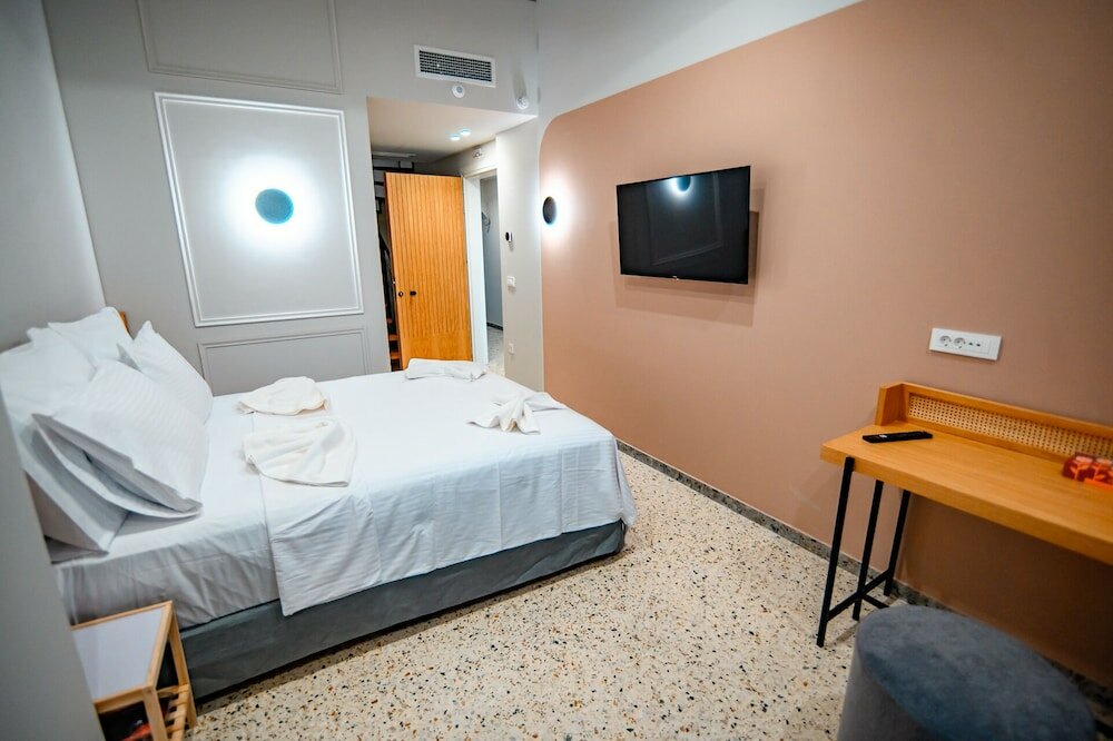 Фото A-13 Belle Athenes - Luxury Rooms at Monastiraki Railway Station