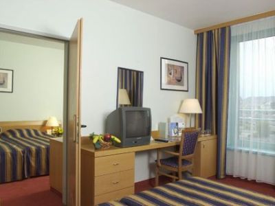 Фото Holiday Inn Budapest-Budaors, an Ihg Hotel