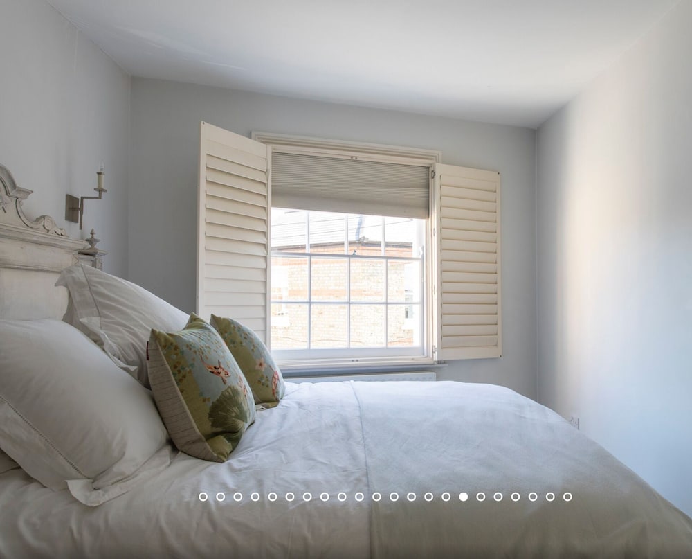 Фото 3Bedroom Mews House with Garden