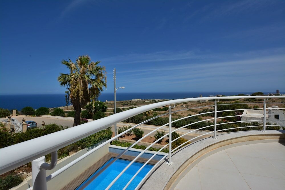 Фото Super 3 Bedroom Villa With Amazing Ocean Views