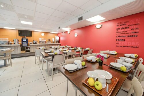 Гостиница Comfort Aparthotel Versailles Saint Cyr Lecole в Трапе