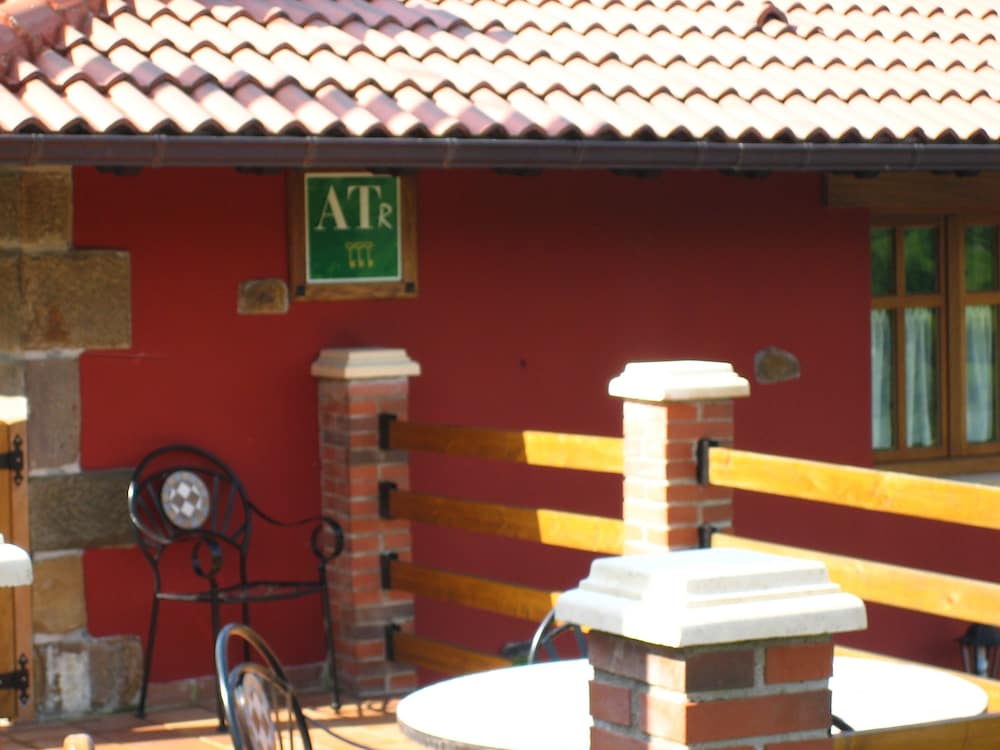 Фото Apartamentos Rurales La Portiella