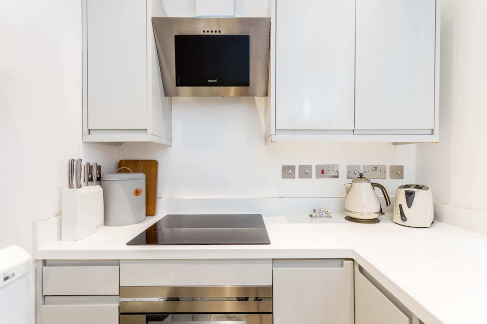 Фото Bright Warwick Chambers Apartment