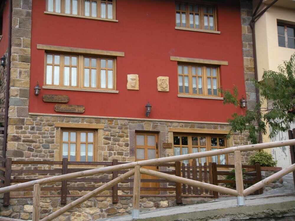 Фото Apartamentos Rurales La Portiella