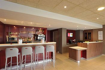 Фото Campanile Reims Centre Cathedrale