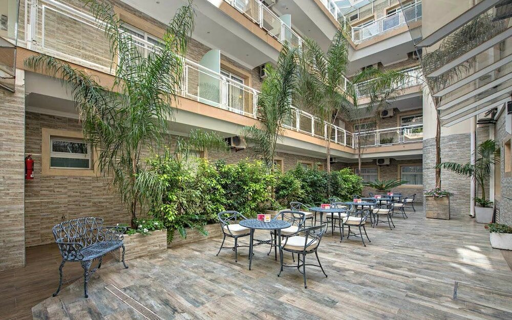 Фото отеля 2