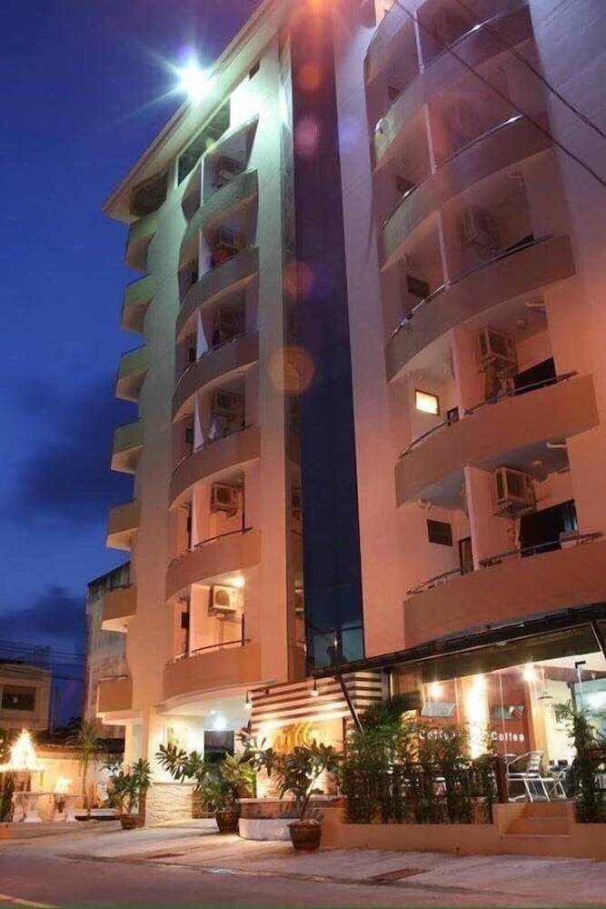 Фото отеля 1