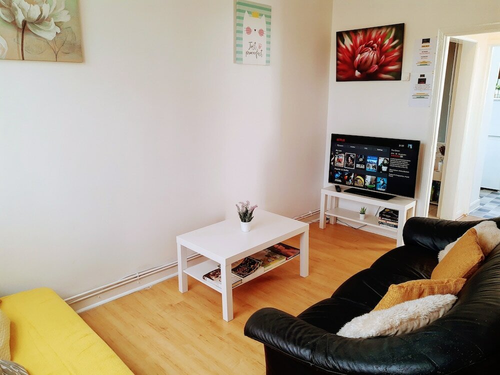 Фото The Windsor Garden Apartment