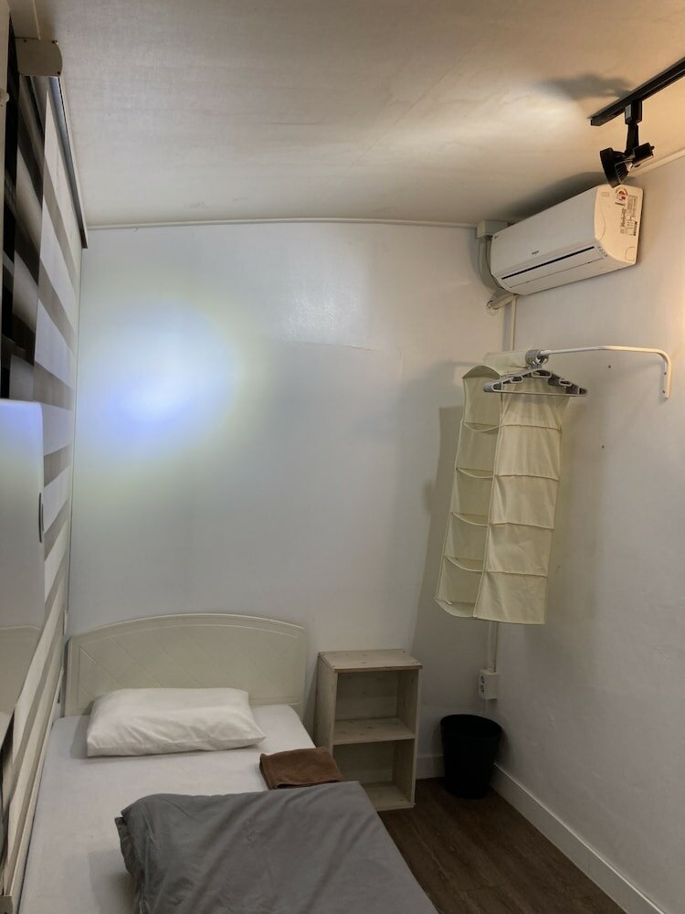 Фото Itaewon Yellow Guesthouse