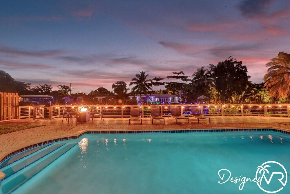 Фото Stunning Waterfront 3br with Heated Pool