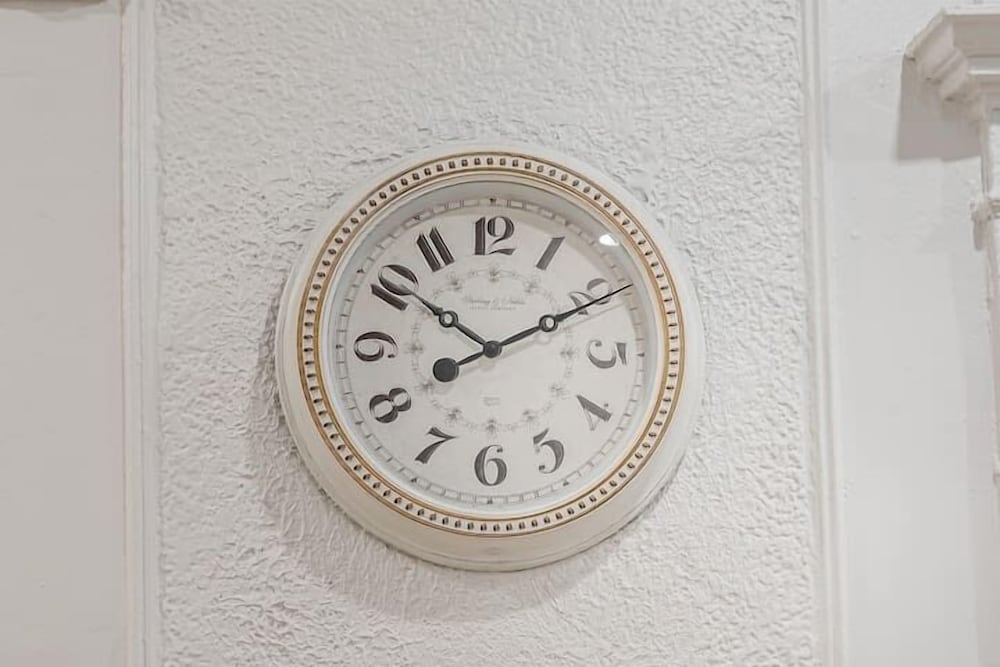 Фото Huge and Lovely 16br Apt