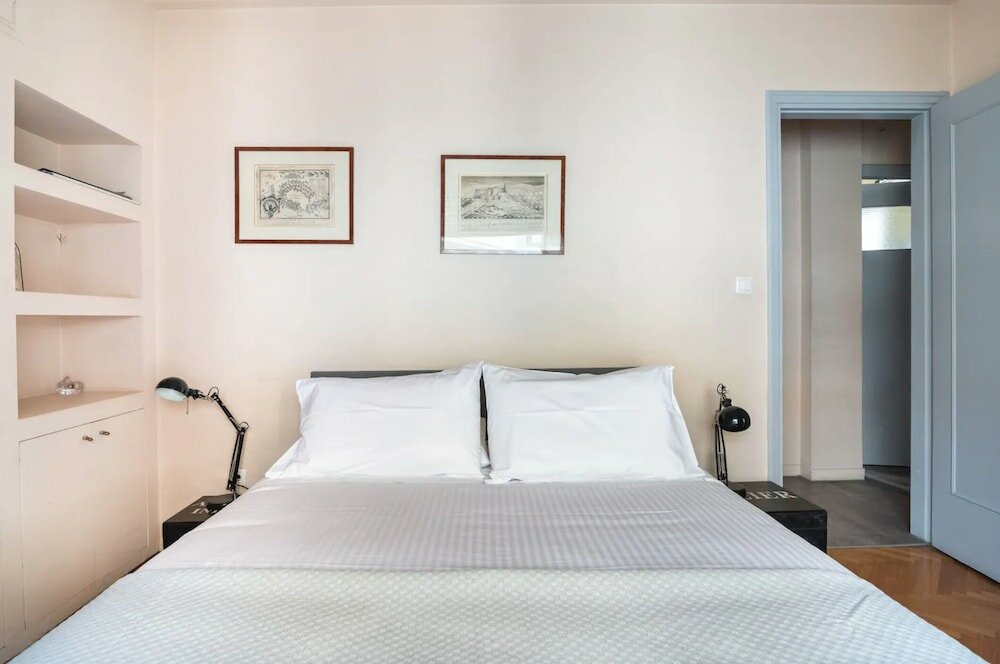 Фото Neoclassical Athenian 2-bed Apt Balcony