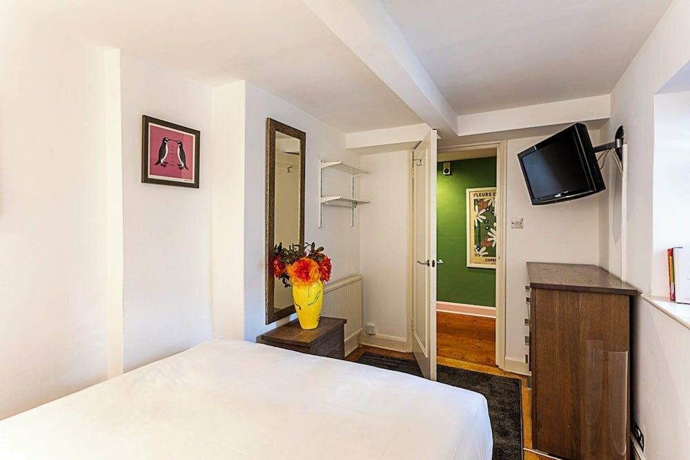 Фото Cottage Style Three Bedroom House