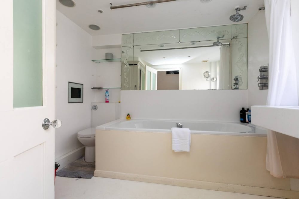 Фото Charming 1bd Flat With Balcony - Kensington