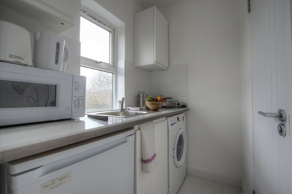 Фото R1 Medium Studio