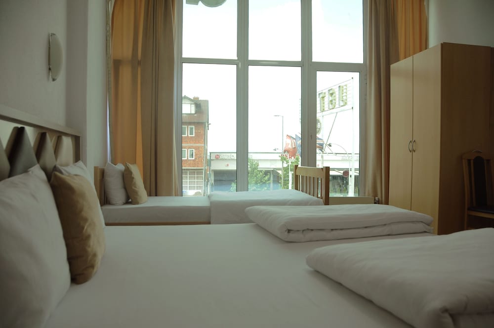 Фото отеля 2