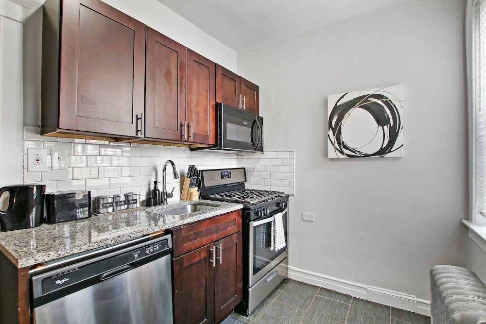 Фото Modern & Stylish 3br Apt in Rogers Park