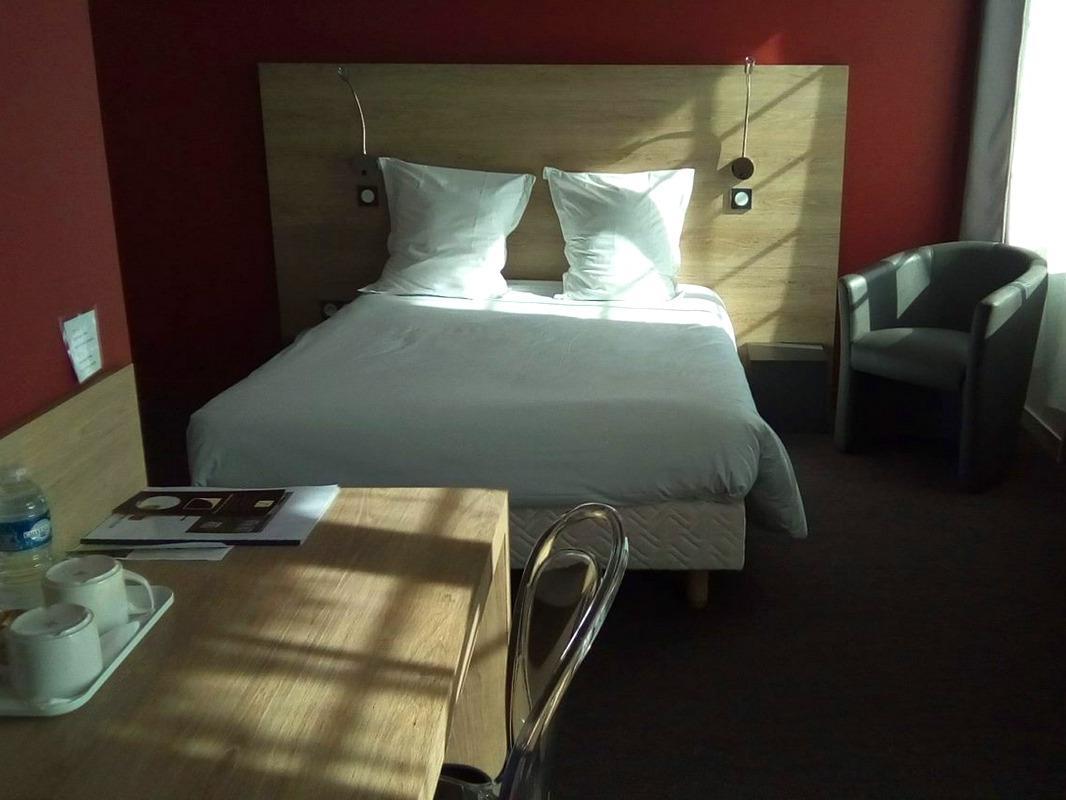 Фото Logis Hôtel À La Bonne Auberge