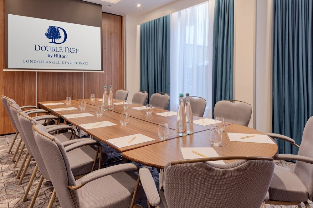 Фото DoubleTree by Hilton London Angel Kings Cross