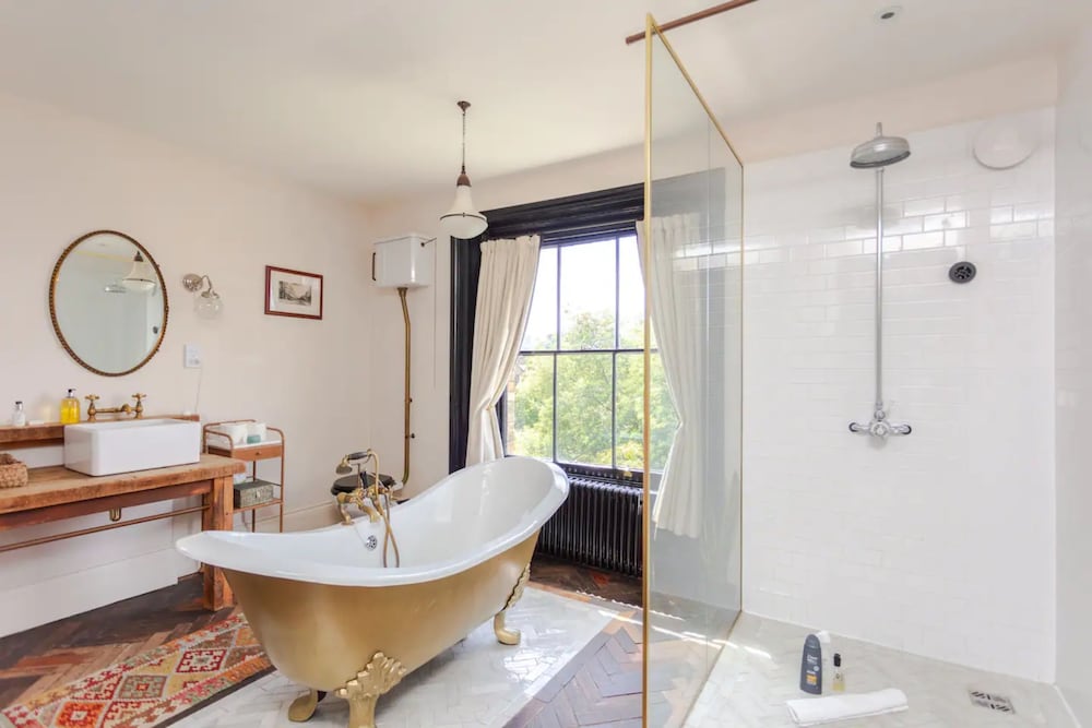 Фото Stunning 2 Bedroom House in Peaceful London Fields