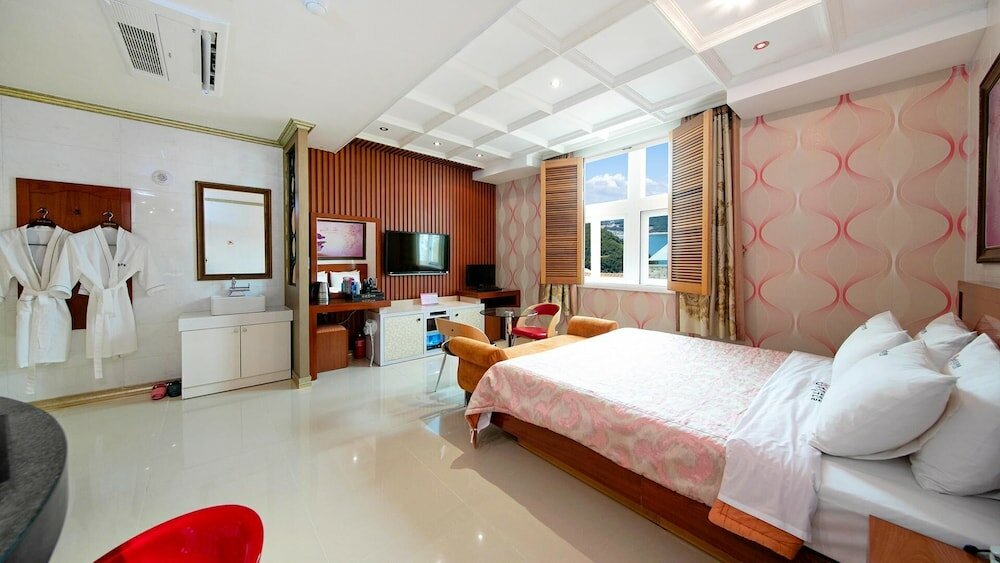 Фото Yeosu King Pension Tel