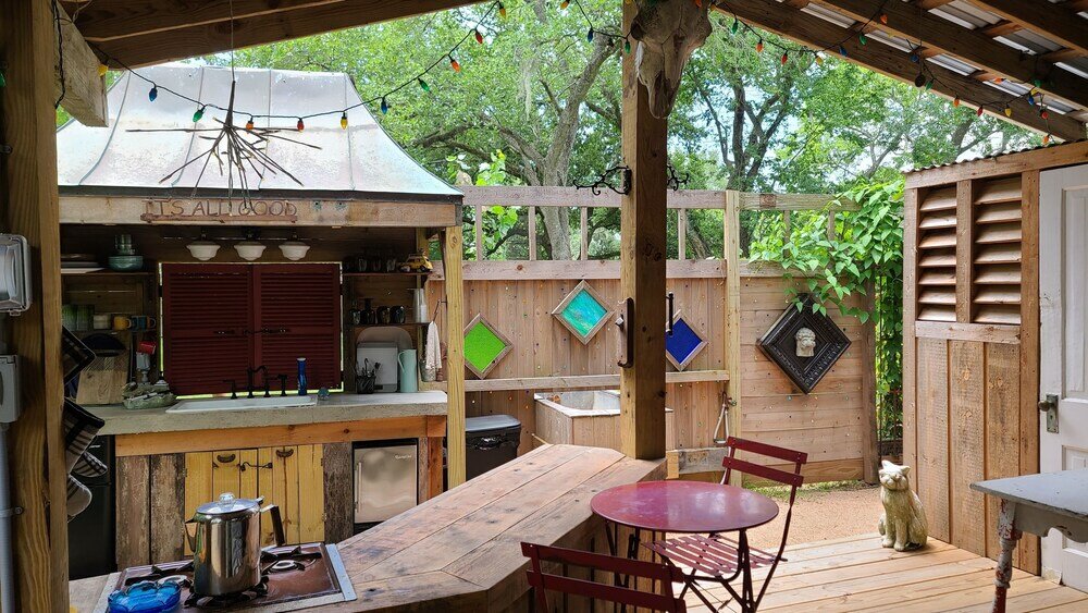 Фото Cedar Oaks Inn The Bath House