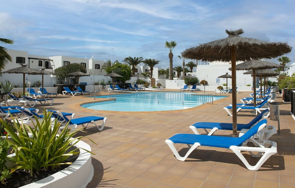 Фото Apartamentos Livvo Oasis