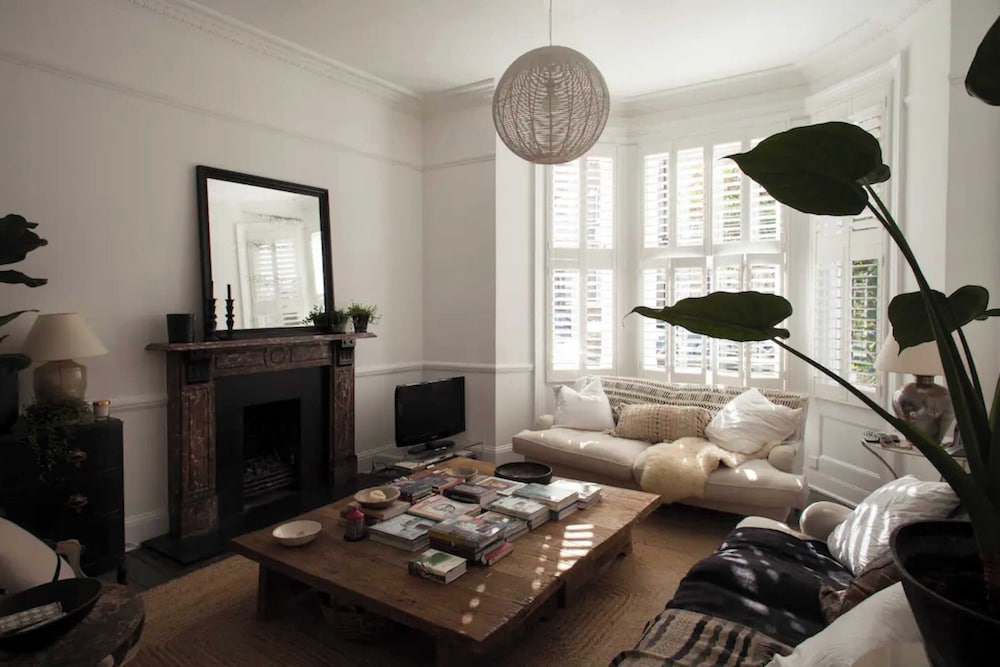 Фото Gorgeous & Spacious 2bd Flat - Putney