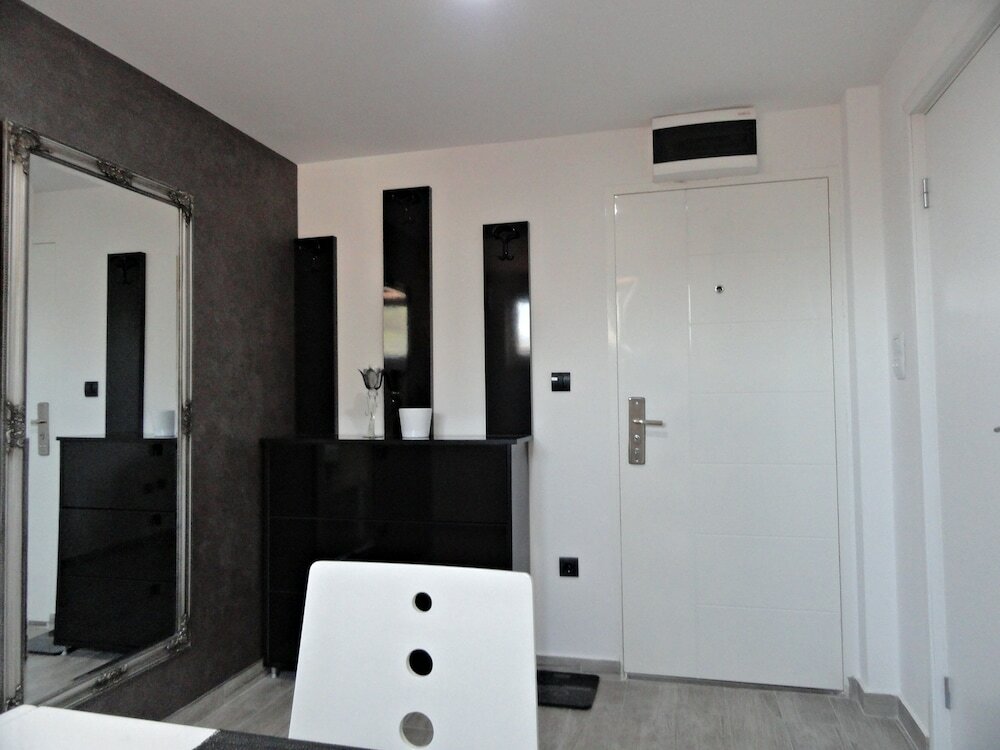 Фото Apartments Holiday Budva